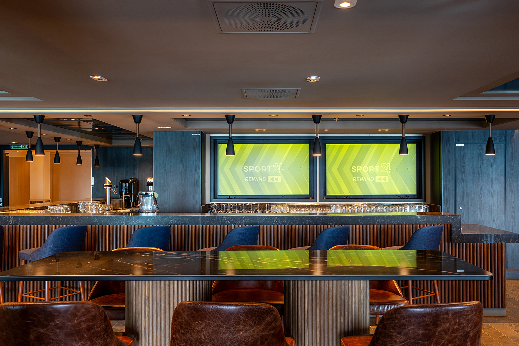 Legend Lounge